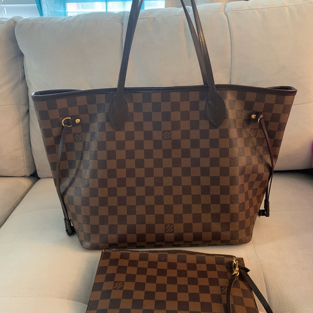 AUTHENTIC Louis Vuitton never full mm